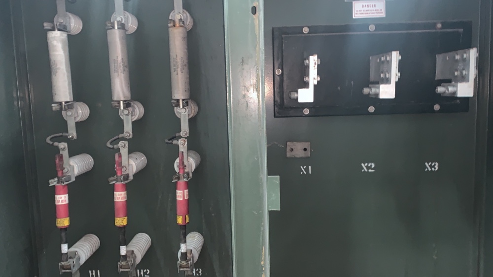 500 KVA 4160 Primary, 480 Delta Secondary, General Electric, pad mount, dry, outdoor - Image 2