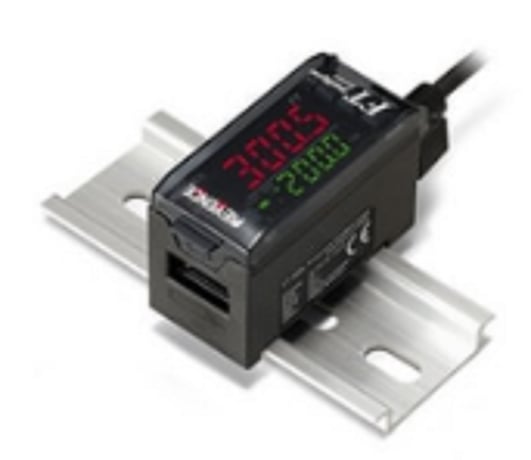 Keyence FT-50AWP Digital Infrared Temperature Sensor, Amplifier, DIN Rail, PNP - Image 1