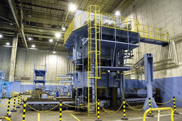 7000 Ton, HPM, hydraulic, 36" stroke, 53" daylight, 144" x 72" bed, 6300 ton cushion, 1953, #2560CE - Image 2