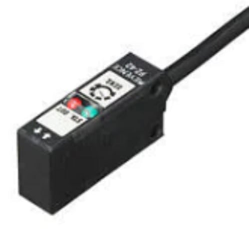 Keyence PZ-42P Built-In Amp Photoelectric Sensor, Square Reflective Cable, PNP - Image 1