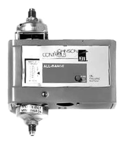 Johnson Controls P28AA-17 Lube Oil Pressure Cutout Control w/ 120 Second Delay - Image 1