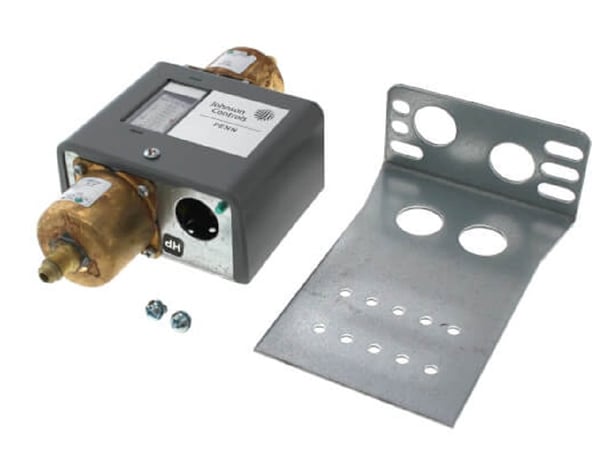 Johnson Controls P74FA-1C Differential Pressure Control, SPDT Differential, 1/4" - Image 1