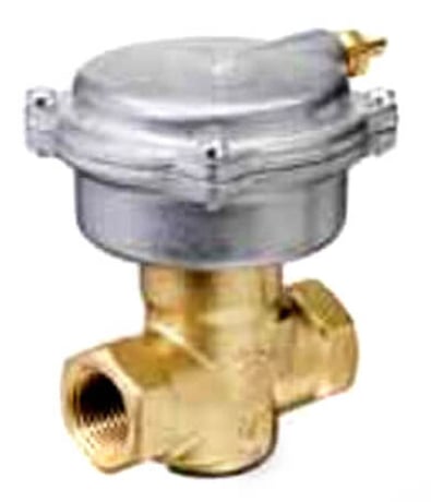 Siemens 257-02041 1/2" 2-Way N/O Brass Valve Actuator, 45 PSI, Female x Female - Image 1