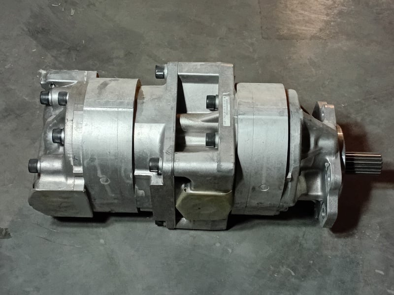 Komatsu #R7055242220, pump, new surplus - Image 4