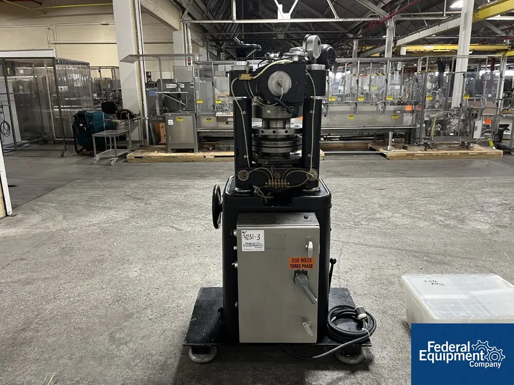 6.5 Ton Manesty #Betapress, Rotary Tablet Press, 16-Station, 90k TPH, 5/8" max tablet diameter, 11/16" max - Image 4