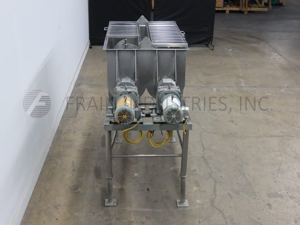 26 cu.ft. 304 Stainless Steel dual trough ribbon blender, with lift up safety grate, (2) 5 HP motor drives - Image 4