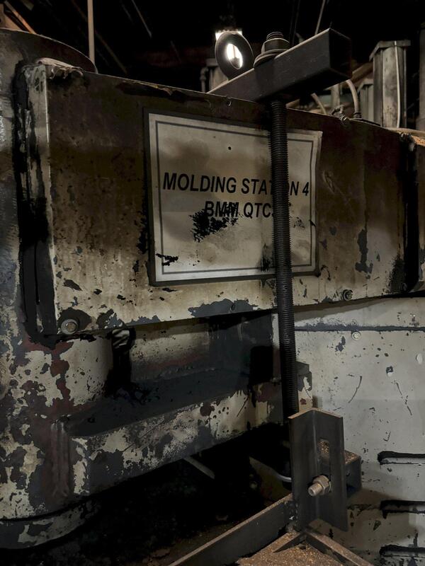 BMM #QCT5, molding machine with controls - Image 2