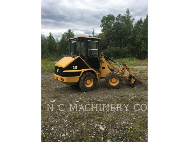 Cat 902, Wheel Loader, 3300 hours, S/N: 7ES01359, 2005 - Image 2