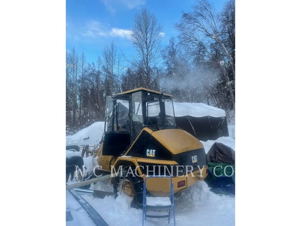 Cat 902, Wheel Loader, 3300 hours, S/N: 7ES01359, 2005 - Image 5