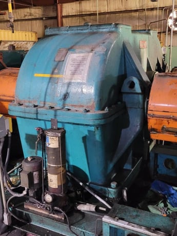 26" x 26" x 84" Stewart Bolling 2-roll twin rubber mixing mill, 2-drilled front rolls - Image 2