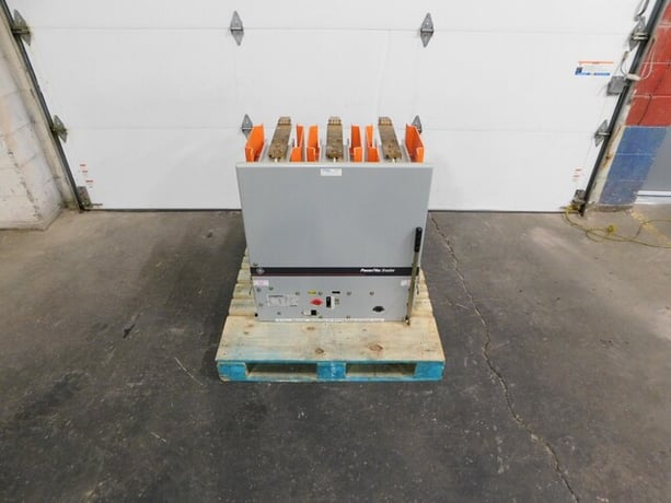 1200 Amps, General Electric, vb1-13.8-1000-3 powe, circuit breaker, 15 KV, 125 VDC - Image 2