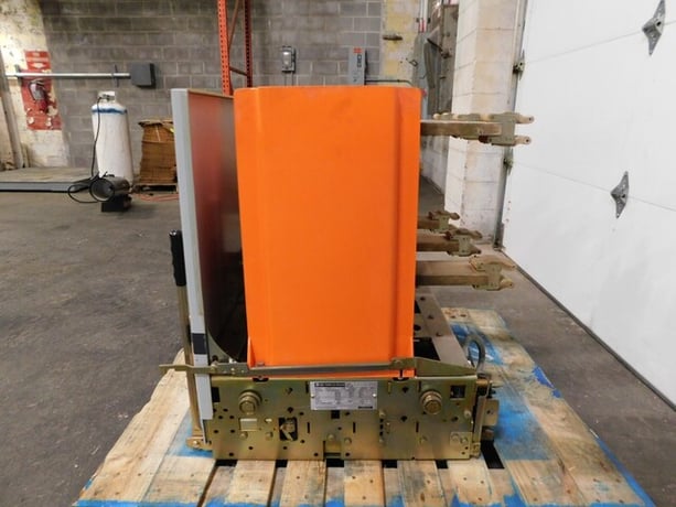 2000 Amps, General Electric, vb1-13.8-1000-3 powe, circuit breaker, 15 KV, 125 VDC - Image 5