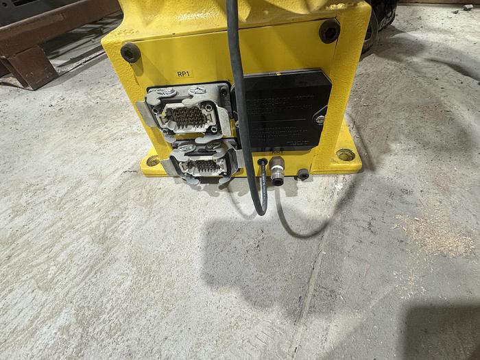 Fanuc, m- 16ib/20, 6-Axis CNC robot, R30iA controller, pendant, cables, under 300 hours of use, 2006 - Image 9