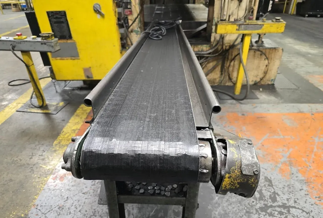 10" wide x 10.8' long, Belt conveyor, 40" belt height, serial #380008 - Image 2