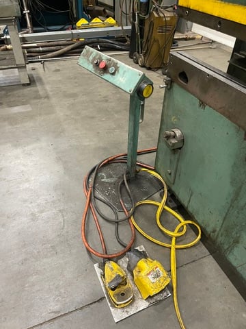65 Ton, Piranha press brake, 8' overall, 78" between housing, 6" stroke, 9" Shut Height, 10 HP - Image 3