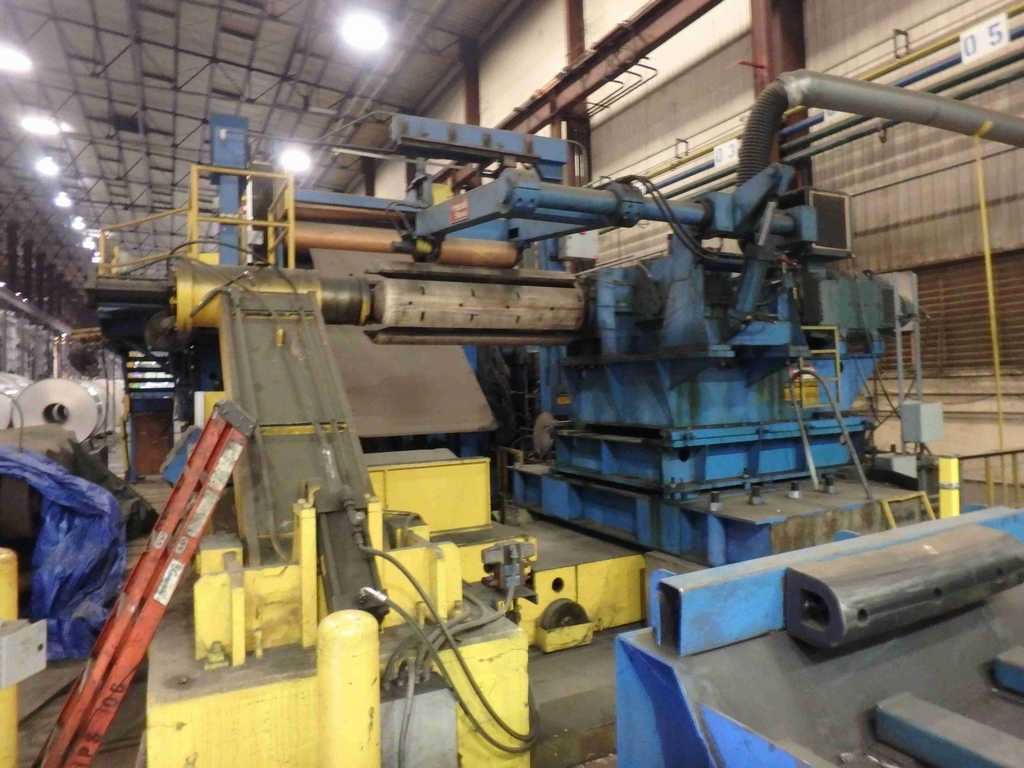 40000 lb. Stamco, uncoiler, 60" width, 100" O.D., 16"-20" ID, overarm holddown, slide base, 100 HP DC motor - Image 3