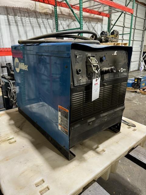 450 Amps, Miller #Deltaweld-452, Arc Welder, 240 V., 3 Phase - Image 1