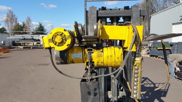 1 Ton, Budgit #BEH0132, hoist w/ motorized trolley, 10' lift, 6' pendant drop, 2000 - Image 2