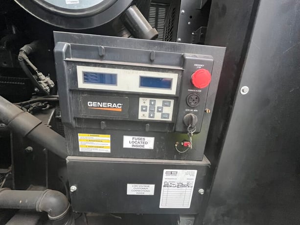 600 KW Perkins #SD600, diesel generator set, 277/480 Volts, 3-phase, 909 HP @ 1800 RPM, 2806C-E18TAG3 engine - Image 7