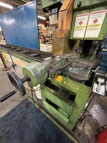 9.44" Eisele #VMS-00-S/FV, semi-automatic cold saw, exit conveyor, 1989 - Image 2
