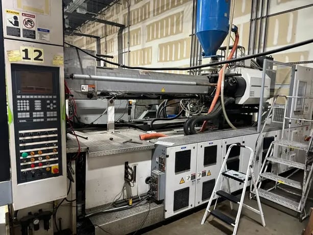 843 Ton, 135 oz., Engel #EUS7050/750K, horizontal injection molding machine, 2002 - Image 4