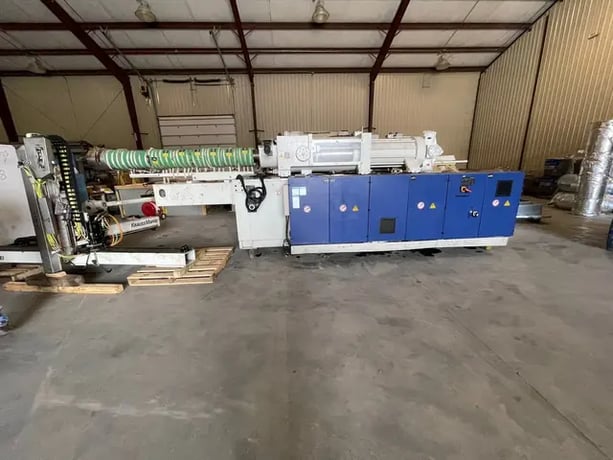 950 Ton, 175 oz., Krauss Maffei #KM950/01-8100MX, horizontal injection molding machine, 115mm screw, 2004 - Image 2
