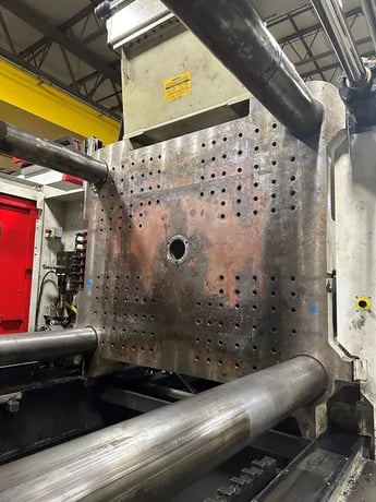 880 Ton, 179 oz., Cincinnati Milacron #MM-880-179, horizontal injection molding machine, 110mm screw, 2004 - Image 7