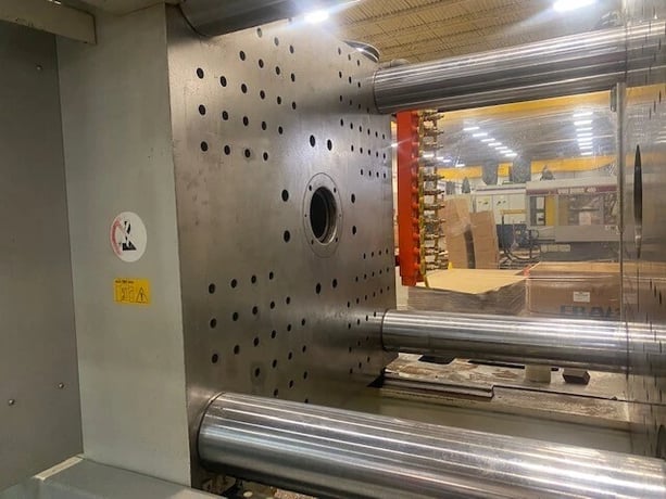 350 Ton, 22.9 oz., Krauss Maffei #KM350-1900C2, horizontal injection molding machine, 60mm screw, 2006 - Image 2
