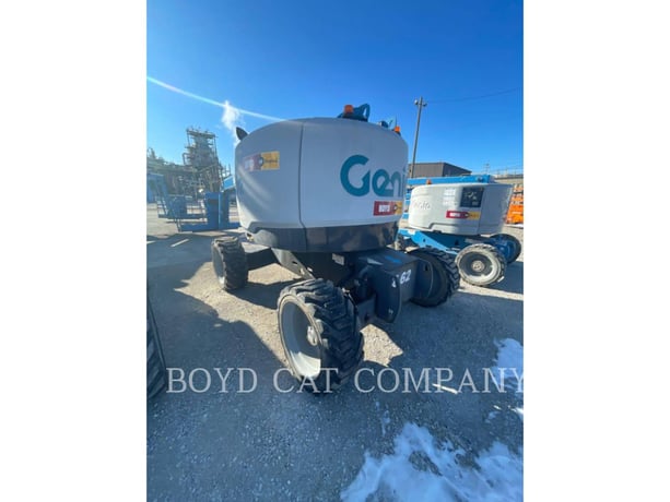 Genie Industries Z62/40 4WD G84, Articulated Boom Lift, 327 hours, S/N: Z6215A-272, 2015 - Image 4