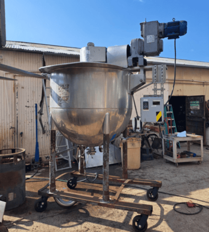 360 gallon Lee #360D3T, Stainless Steel kettle, agitated, 40 psi, 53.5" dia. x 46" deep, 1972 - Image 2
