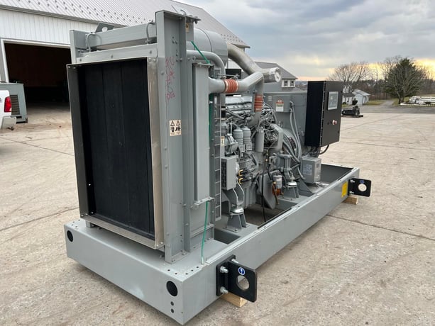 250 KW MTU #DS250, diesel generator set, 120/208 Volts, 3-phase, 312 HP @ 1800 RPM, 6R1600G70S engine, EPA - Image 2