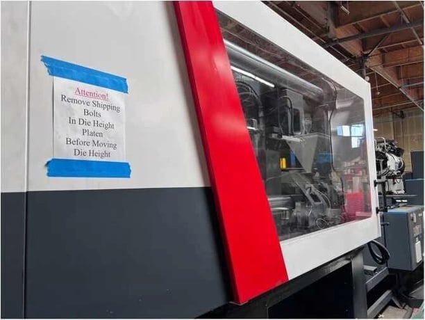 610 Ton, 105 oz., Milacron #Q-610, horizontal injection molding machine, 100mm screw, new in stock, 2023 - Image 1