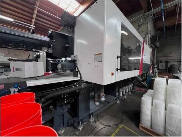 610 Ton, 105 oz., Milacron #Q-610, horizontal injection molding machine, 100mm screw, new in stock, 2023 - Image 3