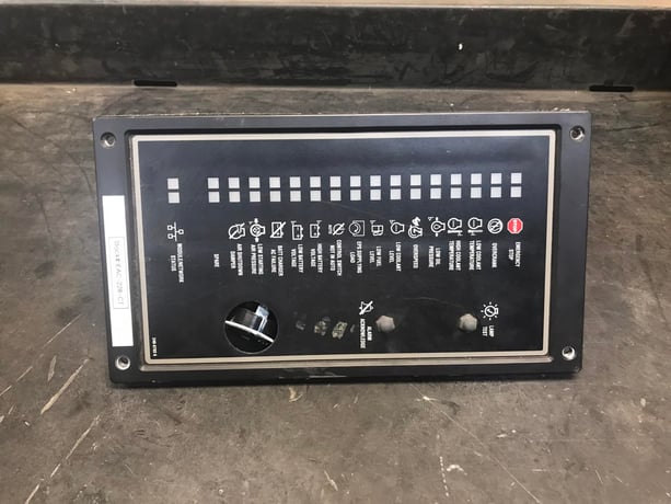 Caterpillar, Remote Annunciator for Generator Engine Monitoring, 32 VDC, 2006 - Image 1