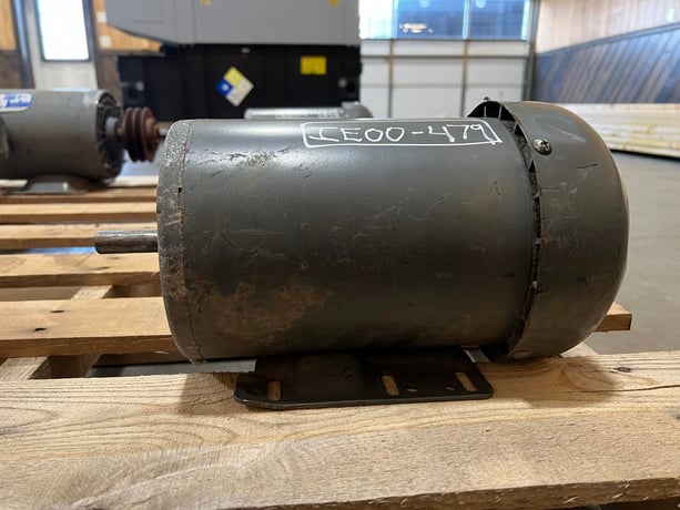 3 HP 3450 RPM WEG 00336ES3EF56, Frame F56H, TEFC, Continuous Duty, 3 phase, 208-230/460 Volts, 2008 - Image 1