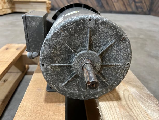 3 HP 3450 RPM WEG 00336ES3EF56, Frame F56H, TEFC, Continuous Duty, 3 phase, 208-230/460 Volts, 2008 - Image 3