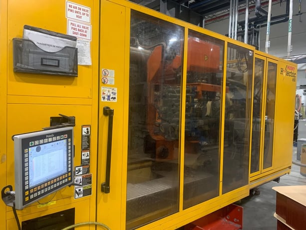 650 Ton, 290 oz., Husky #H650-RS135/135, horizontal injection molding machine, 135mm screw, 2012 - Image 2