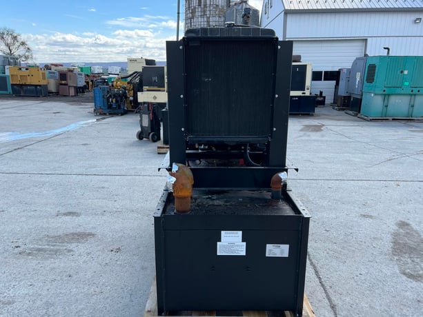 30 KW Generac #0059261, diesel generator set, 120/240 Volts, 1-phase, 195 hours, 49 HP @ 1800 RPM - Image 3