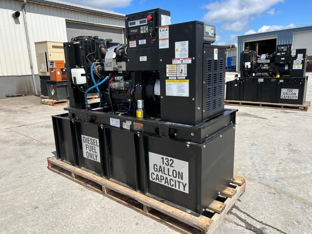 30 KW Generac #0059261, diesel generator set, 120/240 Volts, 1-phase, 154 hours, 49 HP @ 1800 RPM - Image 2
