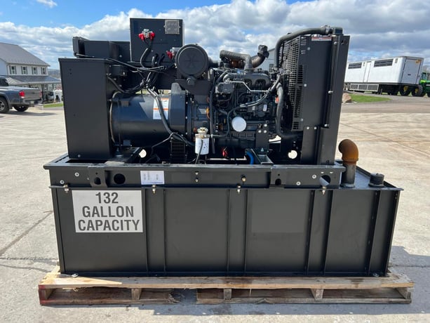 30 KW Generac #0059261, diesel generator set, 120/240 Volts, 1-phase, 154 hours, 49 HP @ 1800 RPM - Image 4