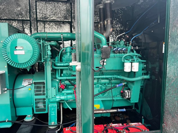 500 KW Cummins #GFGB, Natural gas generator set, 277/480 Volts, 114 hours, 770 HP @ 1800 RPM, GTA28 engine - Image 7