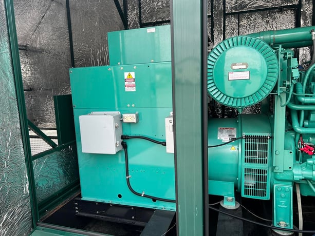500 KW Cummins #GFGB, Natural gas generator set, 277/480 Volts, 114 hours, 770 HP @ 1800 RPM, GTA28 engine - Image 8