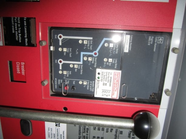 800 Amp, CUTLER HAMMER, DSII-608, 480 Volts, manually operated, drawout, DIGITRIP RMS510 LSIG - Image 3