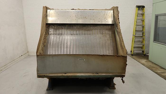 Combustion Engineering Bauer, 72" wide inclined hydrasieve, .040" slots, 316 Stainless Steel screew FPR body - Image 1