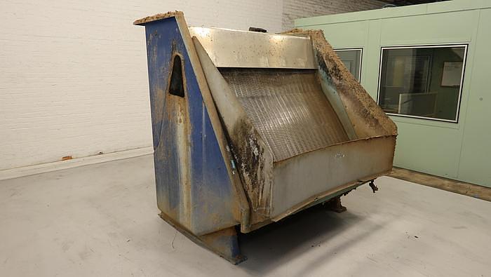 Combustion Engineering Bauer, 72" wide inclined hydrasieve, .040" slots, 316 Stainless Steel screew FPR body - Image 2