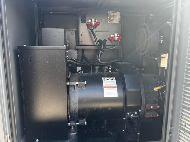 50 KW Generac #SD0050AG163, diesel generator set, 120/240 Volts, 1-phase, 174 hours, 85 HP @ 1800 RPM, D3400T - Image 9