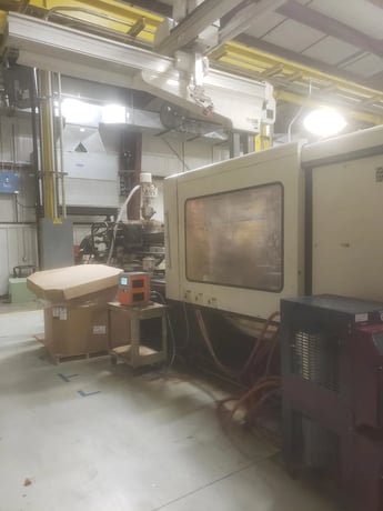 550 Ton, 105 oz., Cincinnati Milacron #VT-550-105, horizontal plastic injection molders, 34.25" x 34.25" tie - Image 2