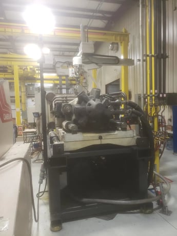 550 Ton, 105 oz., Cincinnati Milacron #VT-550-105, horizontal plastic injection molders, 34.25" x 34.25" tie - Image 3