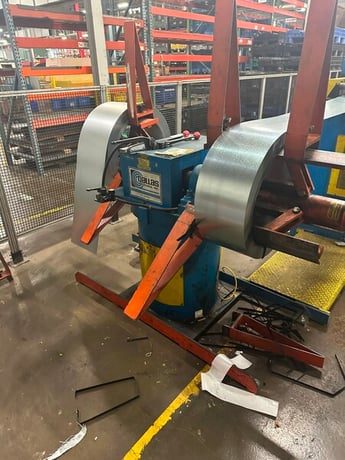 6000 lb. Dallas #DDCR-6000x18, double end uncoiler, 18" width, 60" outside dimensions, 16"-21" ID - Image 1
