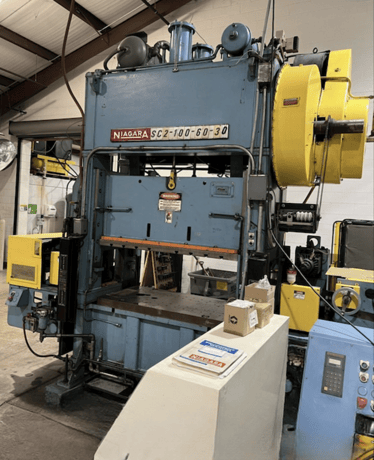 100 Ton, Niagara #SC2-100-60-30, straight side double crank, 4" stroke, 20" Shut Height, 60" x30" bed, 75-130 - Image 3